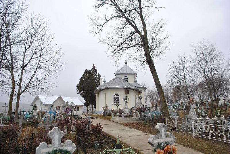 Biserica - vedere exterioară